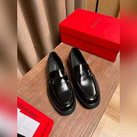 Ferragamo~  Размеры： 39–44 (38, 45, 4