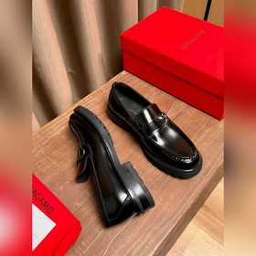 Ferragamo~  Размеры： 39–44 (38, 45, 4