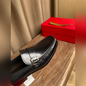 Ferragam~ Размеры： 38–45 Новые модели