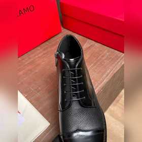 Ferragamo ~ Размеры： 39–44 (38, 45, 46