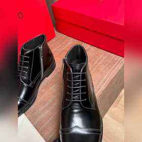 Ferragamo ~ Размеры： 39–44 (38, 45, 46