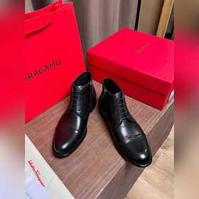 Ferragamo ~ Размеры： 39–44 (38, 45, 46
