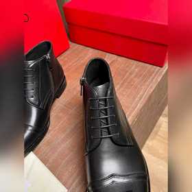 Ferragamo ~ Размеры： 39–44 (38, 45, 46