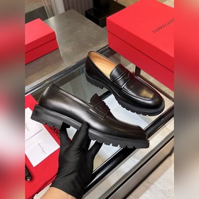 Ferragamo — популярные мужские кожаные