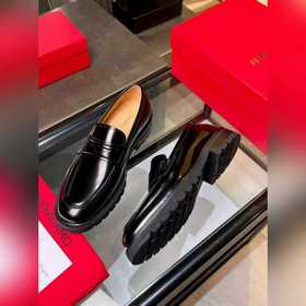 Ferragamo — популярные мужские кожаные