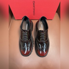 [FERRAGAMO] Новая модель дерби воплощ