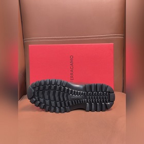 [FERRAGAMO] Новая модель дерби воплощ