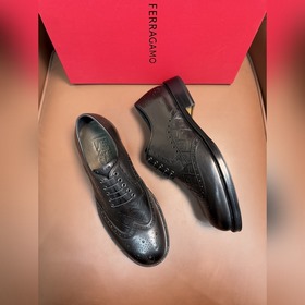 Ferragamo — высокая версия, кожаная по