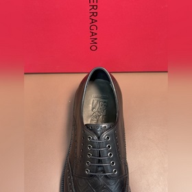 Ferragamo — высокая версия, кожаная по