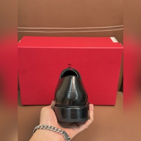 Ferragamo — высокая версия, кожаная по