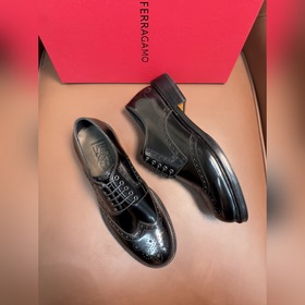 Ferragamo — высокая версия, кожаная по