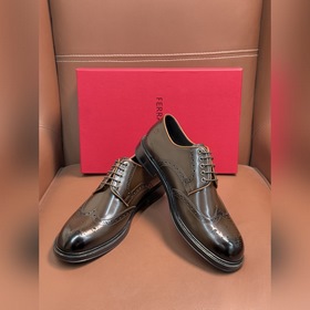 Ferragamo — высокая версия, кожаная по
