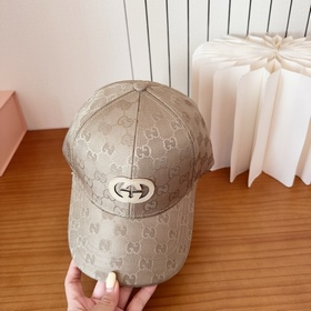Новая бейсболка из коллекции GUCCI： ла