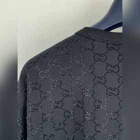GUCCI： новая модель футболки с коротки