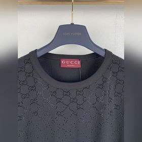 GUCCI： новая модель футболки с коротки