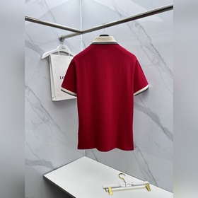 Gucci： новая модель поло с воротником 