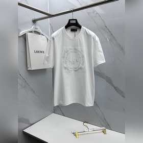 Gucci： новая модель слегка расширенным