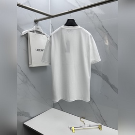Gucci： новая модель слегка расширенным