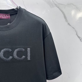 Gucci： новая модель слегка расширенным