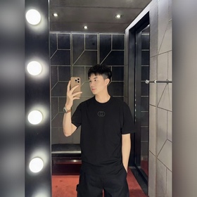 Футболка GUCCI 26SS с круглым вырезом 