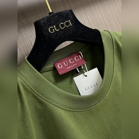 Футболка GUCCI с объемной вышивкой и к