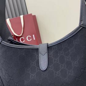 Новая коллекция Gucci, поставляемая в 