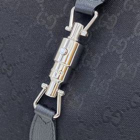 Новая коллекция Gucci, поставляемая в 