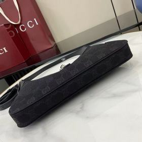 Новая коллекция Gucci, поставляемая в 