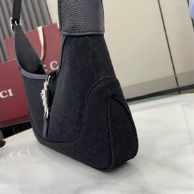 Новая коллекция Gucci, поставляемая в 