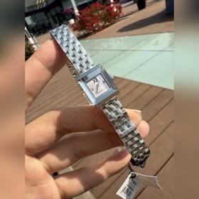 Новейшая модель часов Gucci из серии G