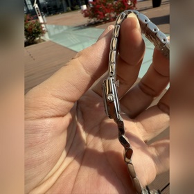 Новейшая модель часов Gucci из серии G