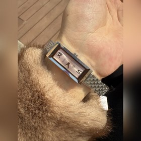 Новейшая модель часов Gucci из серии G