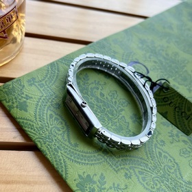 Новейшая модель часов Gucci из серии G