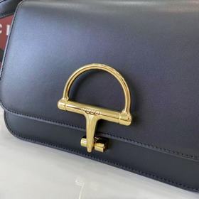 В комплекте с полной оригинальной упак