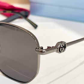 Модель GUCCI： GG2206S Размер： 55, шир