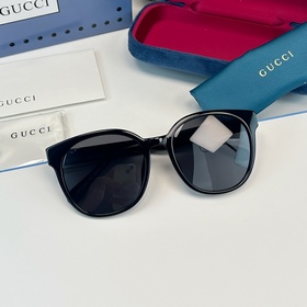 GUCCI GG0855SK Размер： 57 мм ( ширин