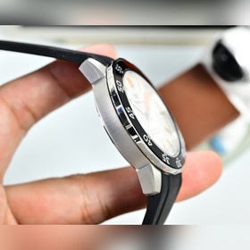 Серия IWC Aquatimer Тип механизма： ав
