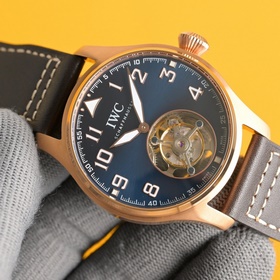 Новая модель часов IWC Pilot’s Tourbil