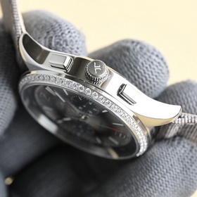 Новинка JAEGER-LECOULTRE — часы из кол