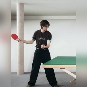 LOEWE, 25SS： Футболка с круглым вырезо