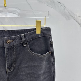 LV Louis Vuitton： высококлассная индив