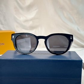 LOUIS VUITTON Z1500U Размер： 50-22-14