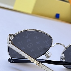 LOUIS VUITTON, МОДЕЛЬ： Z2916U, РАЗМЕР：