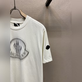 Футболка Moncler с принтом виде размыт