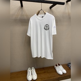 Футболка Moncler с логотипом, нанесенн