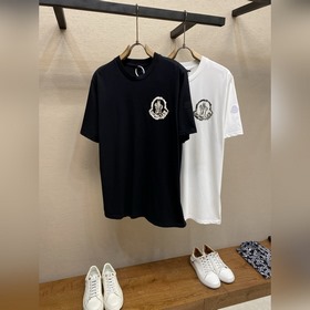 Футболка Moncler с логотипом, нанесенн