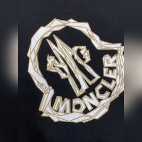 Футболка Moncler с логотипом, нанесенн