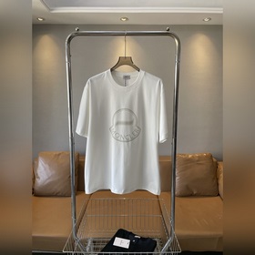 Футболка с капюшоном, короткие рукава,