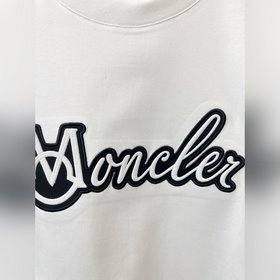Moncler： новая коллекция мужских повсе