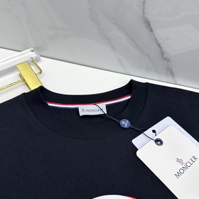 Moncler： новая модель весна-лето 2026 